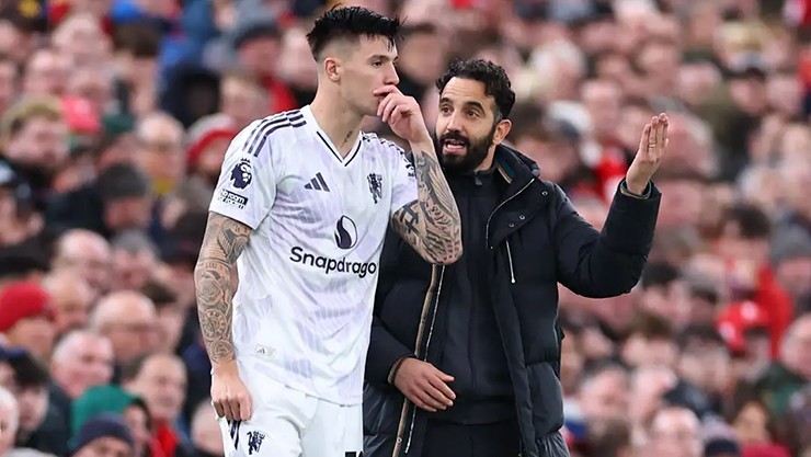 Và cũng nhắc nhở Sesko về vết xe đổ mà Hojlund vừa để lại