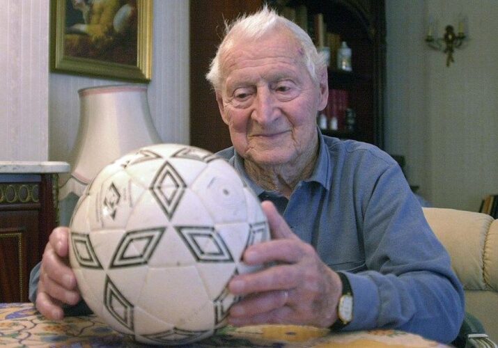 Poker trong đá bóng