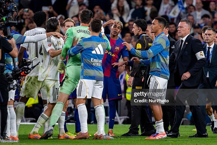 Xô sát trận Căng Thẳng Sau El Clasico